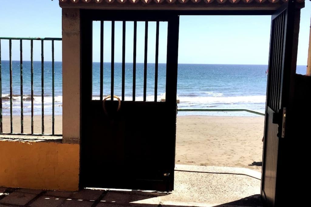 Newly Refurbished Beachfront Apartment. San Bartolomé Extérieur photo