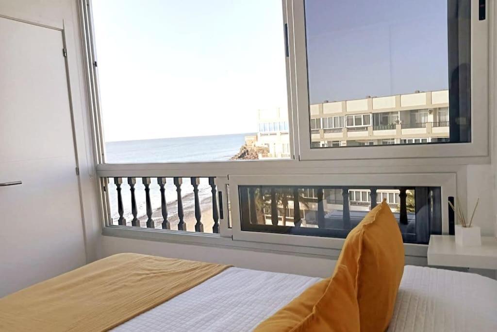 Newly Refurbished Beachfront Apartment. San Bartolomé Extérieur photo